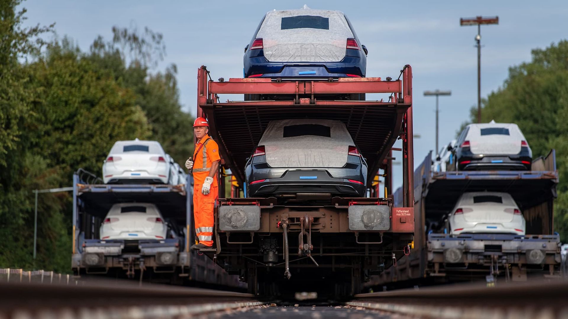 Rangiermitarbeiter am Automotive-Hub Einsiedlerhof