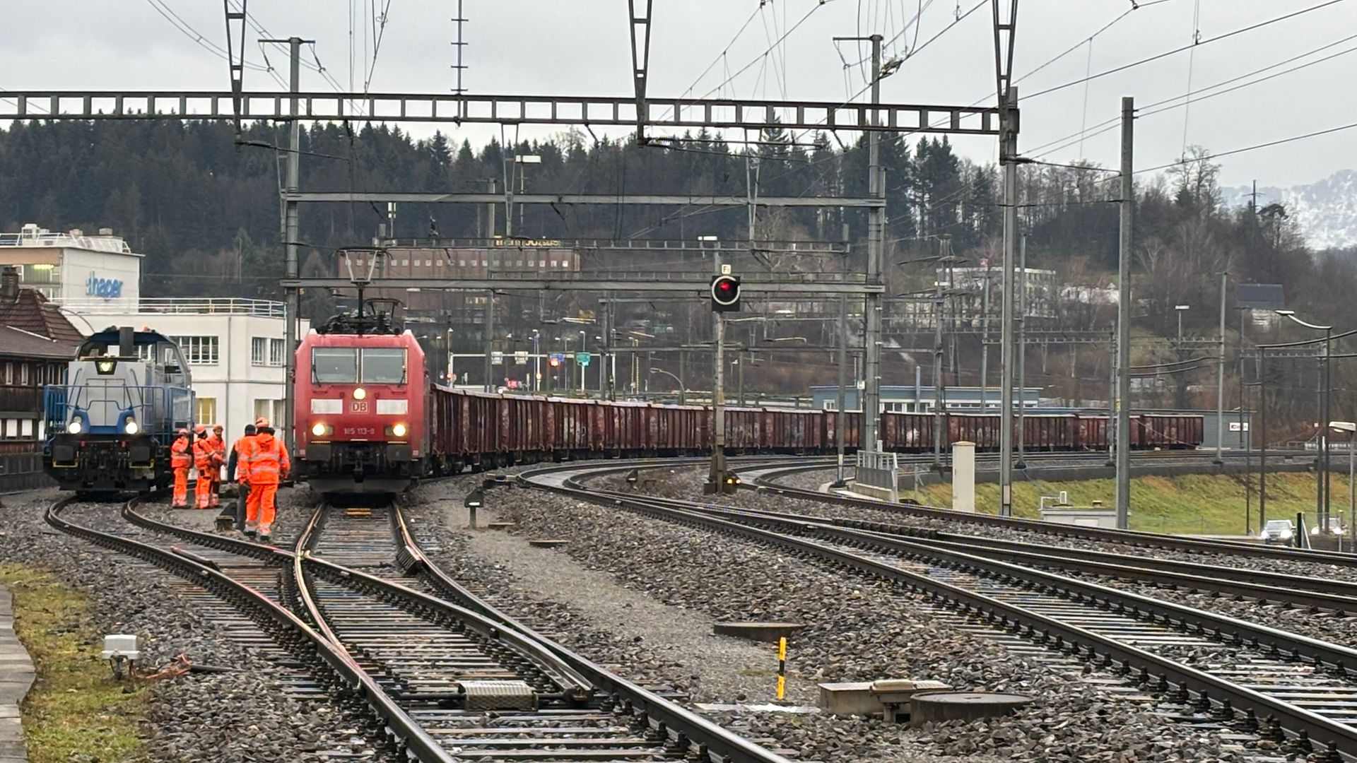 Abfahrt des ersten Zugs ab Emmenbrücke